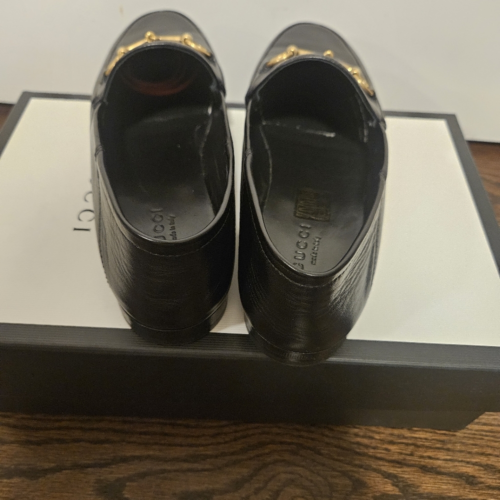 Gucci Black Leather Loafers with Gold Horsebit Detail - Picture 7 of 9